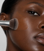 Byggbar foundation med naturliga mineralpigment för skinlike finish