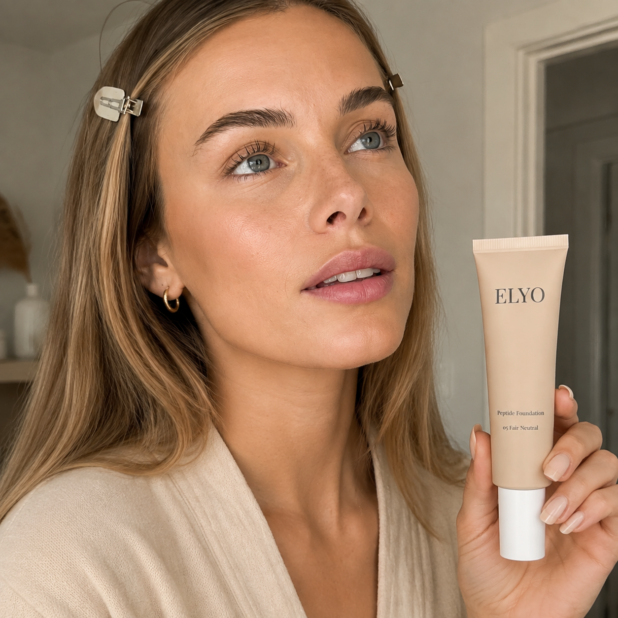 ELYO Peptide Foundation - Vårdande Foundation med Peptider för Fina Linjer & Rynkor - 05 Fair Neutral