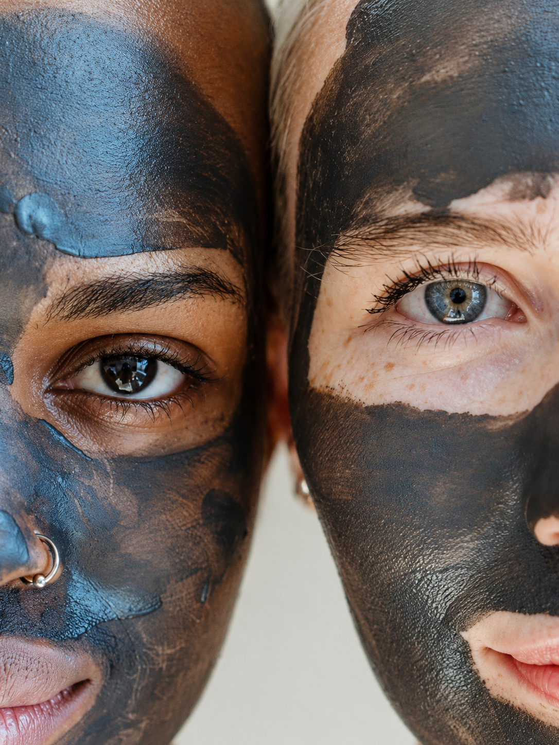 Krämig textur av ELYO Pore Refining Clay Mask