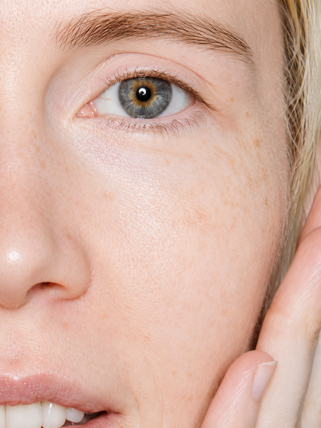 Närbild av ELYO Prebiotic Face Mist